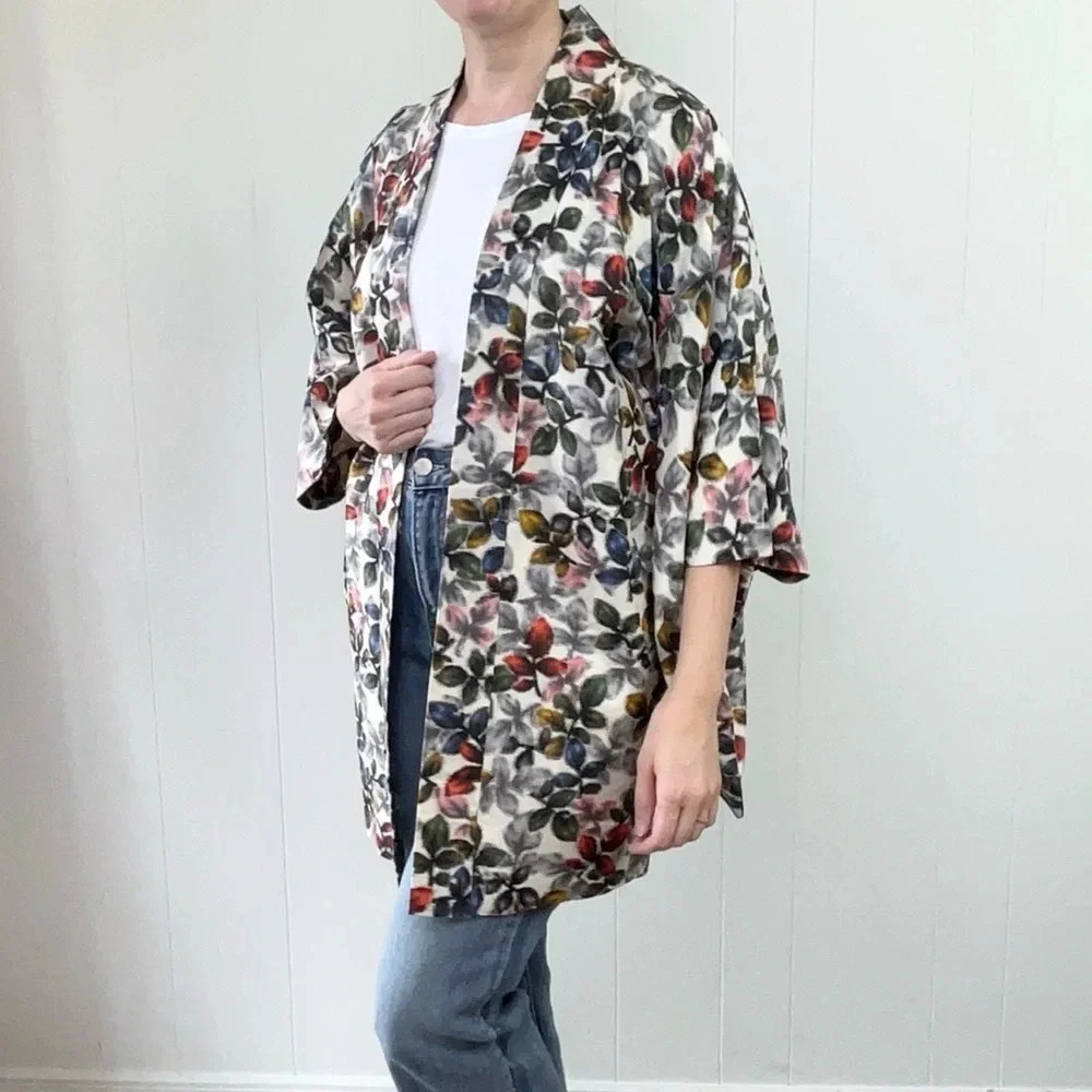 VTG Kimono Haori Traditional Japanese Jacket Silk Pattern Colorful Leaf Print OS